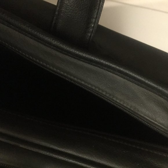 Preowned Dell Laptop Black Leather Shoulder Bag - Picture 8 of 11